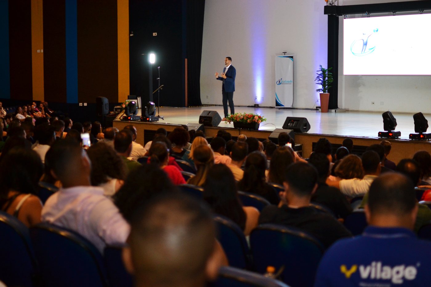 Auditório cheio em Araraquara